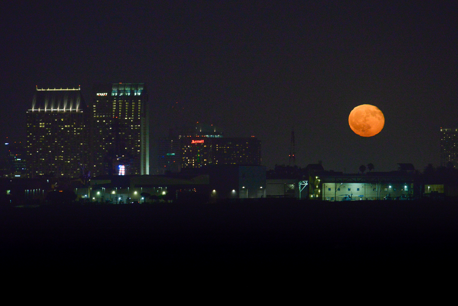 ShelterIslandMoon (1 of 1)